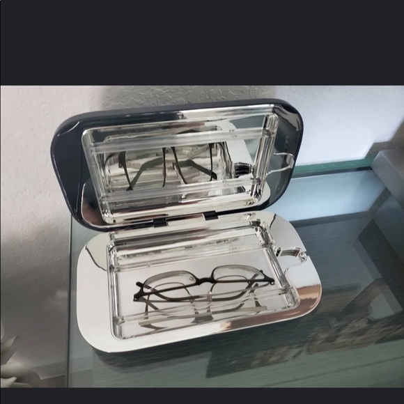 COPY - COPY - Phone soap 3 UV C light Sanitizer and  charger. Two charge port - Picture 9 of 10